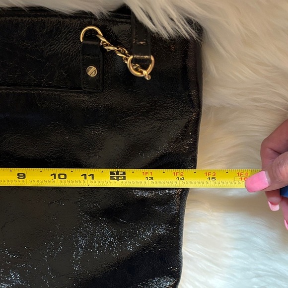 Michael Kors Shiny Black crackle leather Tote with Gold Chains - Picture 10 of 10